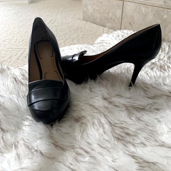 Nine West black leather pumps size 7. Loafer front. Worn once. - Picture 1 of 4